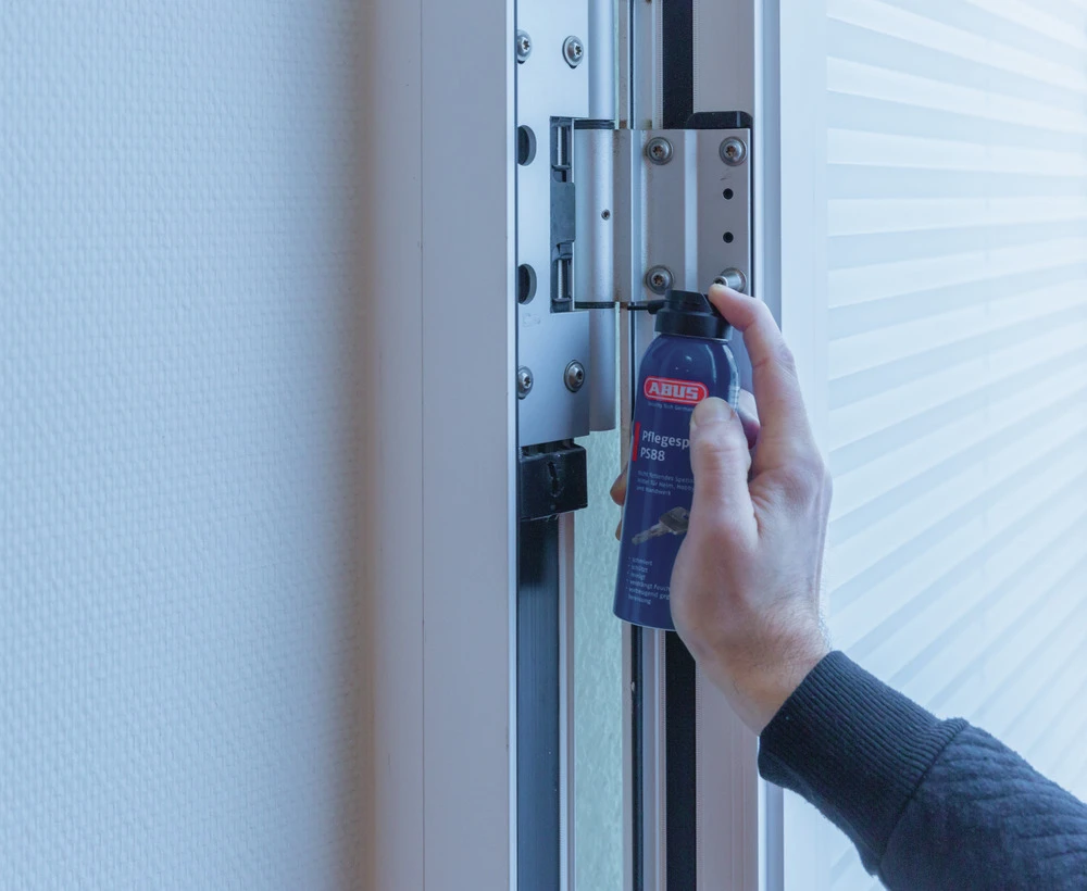 ABUS Schloss Pflegespray PS88 50ml – Bild 3